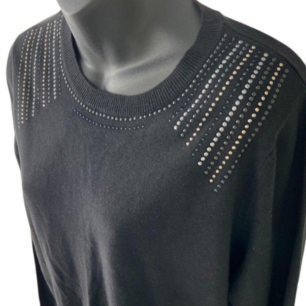🌸4/$50🌸 Crewneck Sweater with Metallic Beads